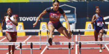 McLaughlin smashes 400m world record