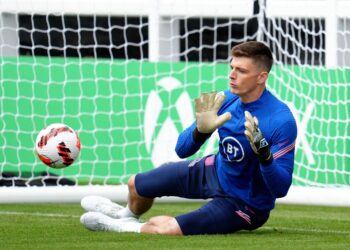 Newcastle signs keeper Pope from Burnley