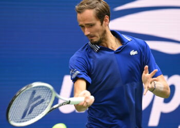 Daniil Medvedev into Halle quarters