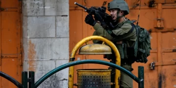 Israeli forces gun down one Palestinian in Hebron
