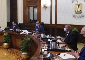 Madbouli follows up water desalination plant project