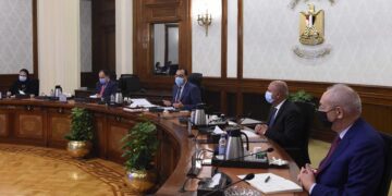 Madbouli follows up water desalination plant project 1 - Egyptian Gazette Madbouli follows up water desalination plant project