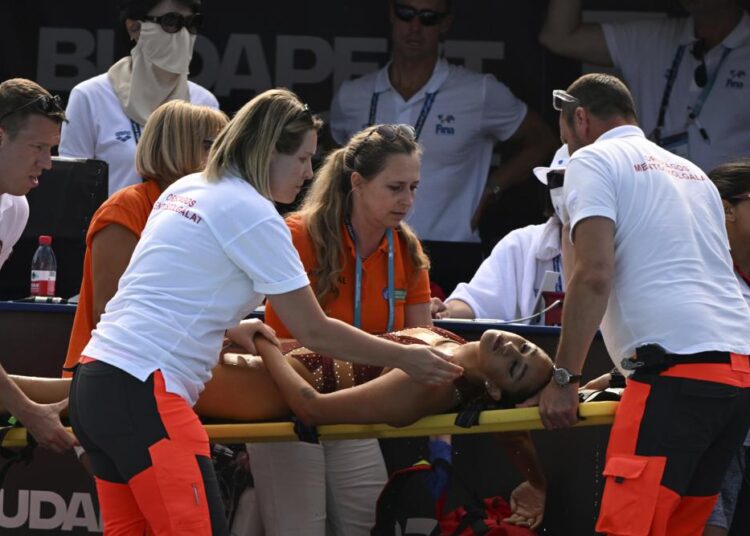 US coach makes dramatic rescue of artistic swimmer at worlds 2 - Egyptian Gazette US coach makes dramatic rescue of artistic swimmer at worlds 1 - Egyptian Gazette