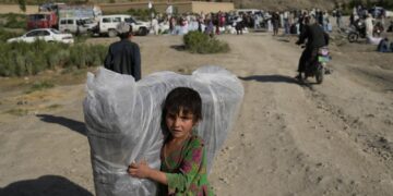 Destruction everywhere, help scarce after Afghanistan quake