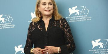 Catherine Deneuve to receive Venice Film Festival honour