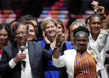 Colombia picks 1st leftist president in tight runoff contest