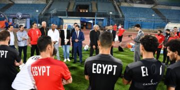 Egypt’s Sports minister attends national team’ training