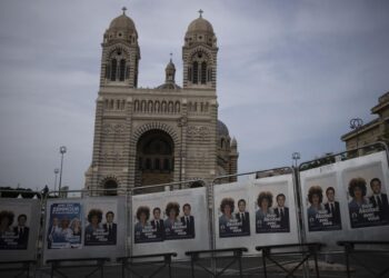 French voters elect parliamentarians, in test for Macron