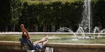 Hot weekend for Europe, officials warn of extreme fire risk