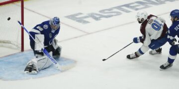 Kadri scores in OT in return, Avs move to brink of title