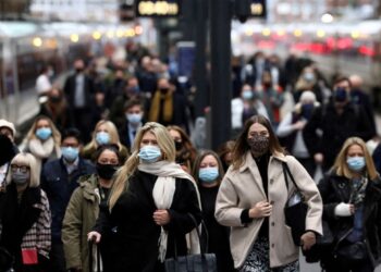 Omicron less likely to cause long COVID – study