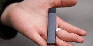 FDA bans Juul e-cigarettes after increase in teen vaping 1 - Egyptian Gazette FDA bans Juul e-cigarettes after increase in teen vaping