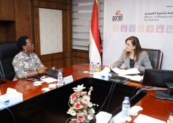 Saeed asserts Egypt’s commitment to cooperate with AUC on combating climate change