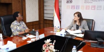 Saeed asserts Egypt’s commitment to cooperate with AUC on combating climate change