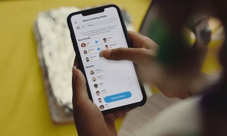 On Snapchat, users can make Shared Stories with friends.