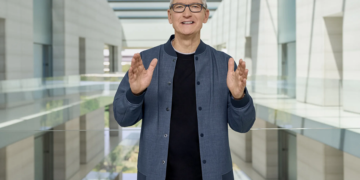 Apple unveils new Macs, message recall