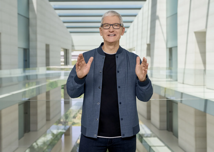 Apple unveils new Macs, message recall 1 - Egyptian Gazette Apple CEO Tim Cook walks along a line of new MacBook Air computers as he enters the Steve Jobs Theater during the 2022 Apple Worldwide Developers Conference (WWDC), June 6, 2022 in Cupertino, California.