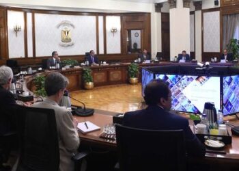 PM reviews draft of Egyptian tourism promotion strategy