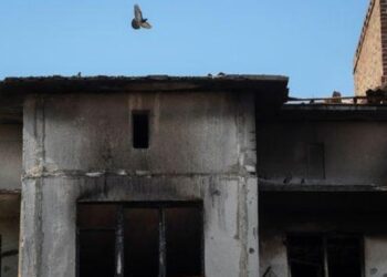 Ukrainian forces come under renewed Russian attack in key eastern city