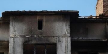 Ukrainian forces come under renewed Russian attack in key eastern city