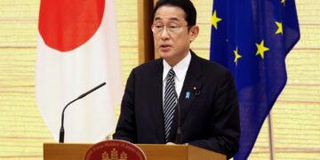 Japan, Singapore to launch talks on defense equipment transfer pact