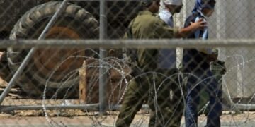 Israeli army detains 11 Palestinians in WB