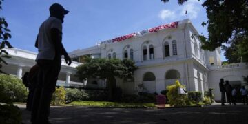 Sri Lankan leader leaves Maldives, protesters leave offices