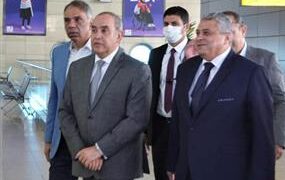 Civil aviation minister inspects operations at Cairo Int’l Airport