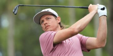 Australian Smith leads British golf Open