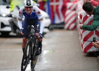 Lampaert wins first Tour de France stage