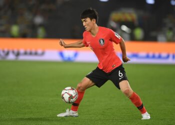 South Korea midfielder Hwang joins Olympiakos