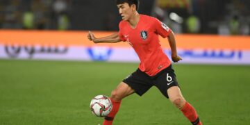 South Korea midfielder Hwang joins Olympiakos