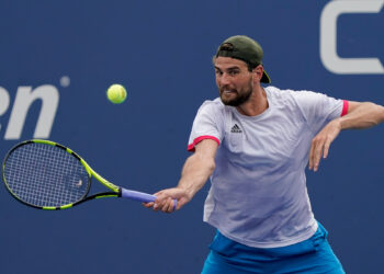 Cressy claims first ATP Tour title