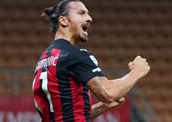 Ibrahimovi´c pens new deal to keep playing for Milan at 41