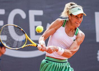 Bernarda Pera stretches winning run in Hamburg