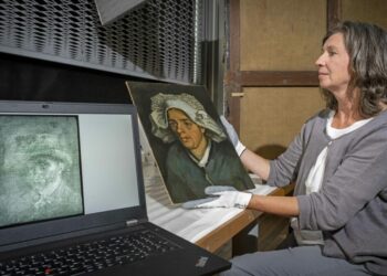 Van Gogh self-portrait found hidden behind another painting