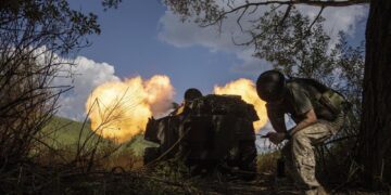 Russia steps up strikes on Ukraine amid counterattacks