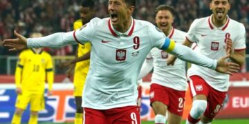 Barcelona complete signing of Lewandowski