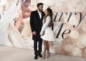 Jennifer Lopez, Ben Affleck wed in Las Vegas drive-through