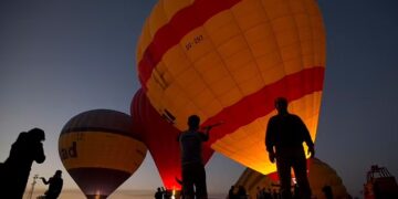 Egypt resumes hot air ballooning over Luxor after incident