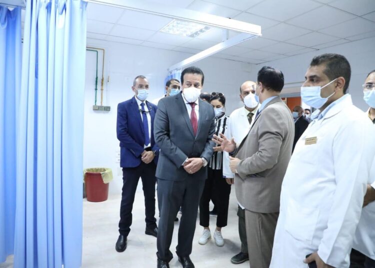 Acting health min. visits Sadat Central Hospital 1 - Egyptian Gazette