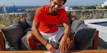 Salah promises Liverpool fans trophies after renewing contract
