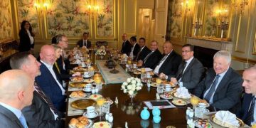 Shoukri, representatives of UK business community discuss boosting economic ties