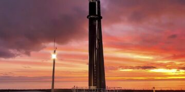 NASA satellite breaks from orbit around Earth, heads to moon