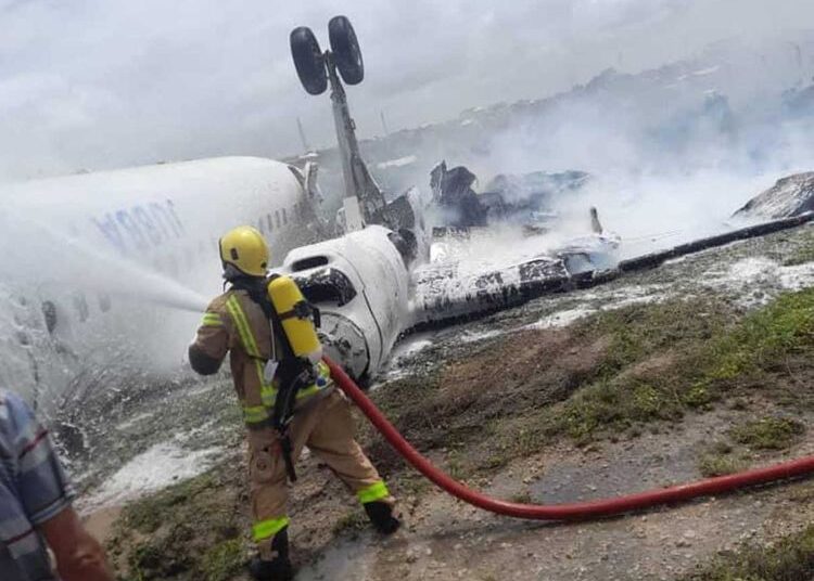 Passenger plane crashes in Somalia, no deaths reported 1 - Egyptian Gazette