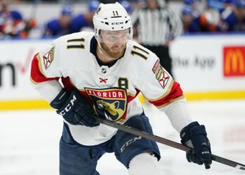 Jonathan Huberdeau gets $84M, 8-year extension with Flames