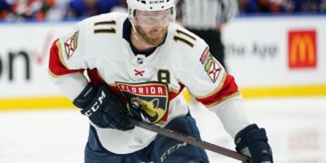 Jonathan Huberdeau gets $84M, 8-year extension with Flames