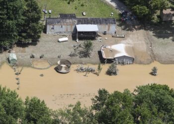 Harris to announce $1B to states for floods, extreme heat