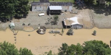 Harris to announce $1B to states for floods, extreme heat