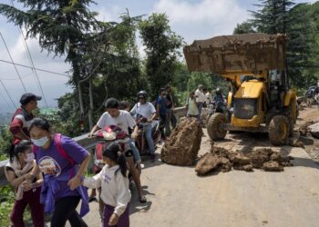 Floods, landslides leave 40 dead in northern India